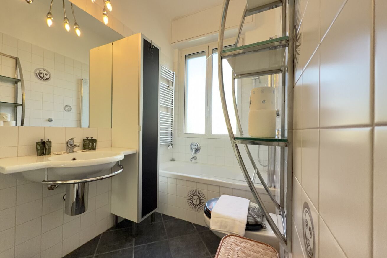 Bruser, bidet, håndklæder