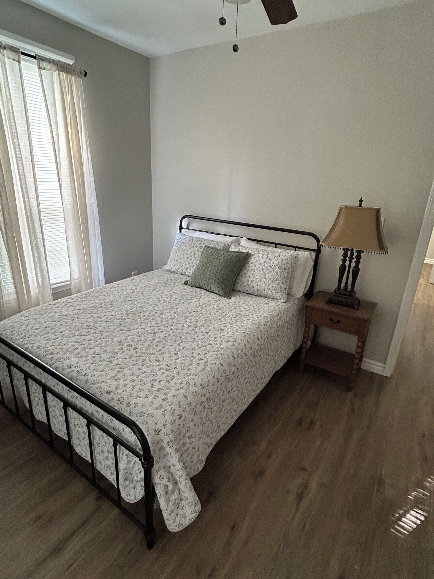 2 chambres, fer et planche à repasser, Wi-Fi gratuit, draps fournis