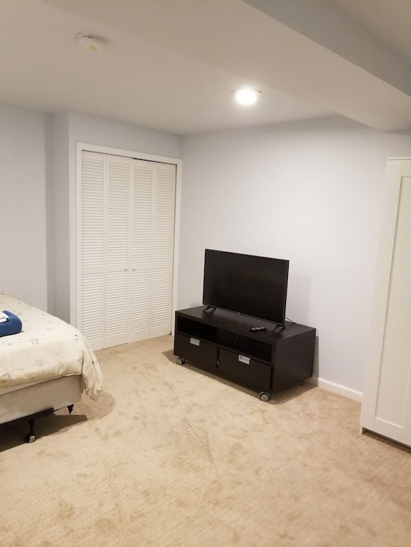 1 bedroom, iron/ironing board, WiFi, bed sheets