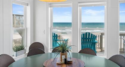 Stunning Oceanfront Full Triplex, Pool, Hot Tubs
