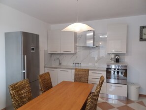 Private kitchen - Vrbo Property (Toscana)