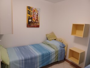 Iron/ironing board, bed sheets - Vrbo Property (Toscana)