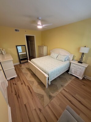 Room - Luxury End-Unit Condo - Fiddler's Creek - Pool, Spa - Marco & Naples Beaches (Naples)