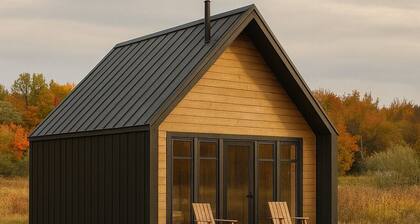 Cozy 1-bedroom cabin at Off Map in beautiful South Haven with AC
