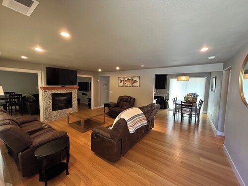 Chinook Ranch-Perfect Family Friendly Modern Home
