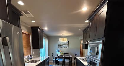 Chinook Ranch-Perfect Family Friendly Modern Home