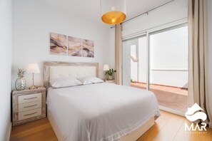 4 chambres, fer et planche à repasser, lit parapluie, Wi-Fi gratuit