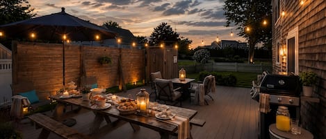 Outdoor dining