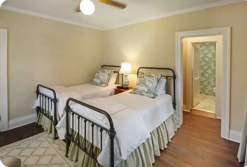 Relaxing One-Bedroom Retreat Close to Everything-Stay at the YWCA- Two Twin Beds