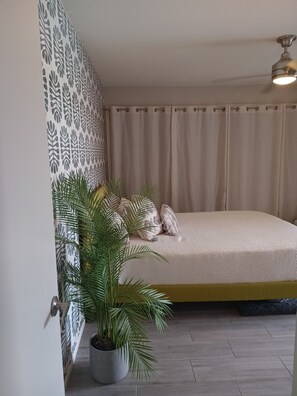 WiFi, bed sheets - Beautiful Mid Century Modern 2/2 with resort style backyard in Sun City West (Sun City West)