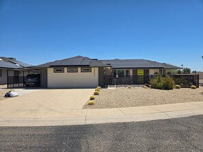 Exterior - Beautiful Mid Century Modern 2/2 with resort style backyard in Sun City West (Sun City West)