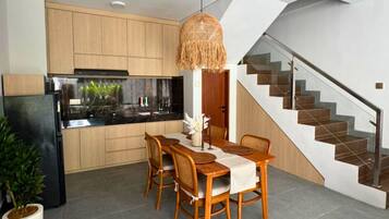 Romantische Villa, 1 Schlafzimmer, eigener Pool | Esszimmer