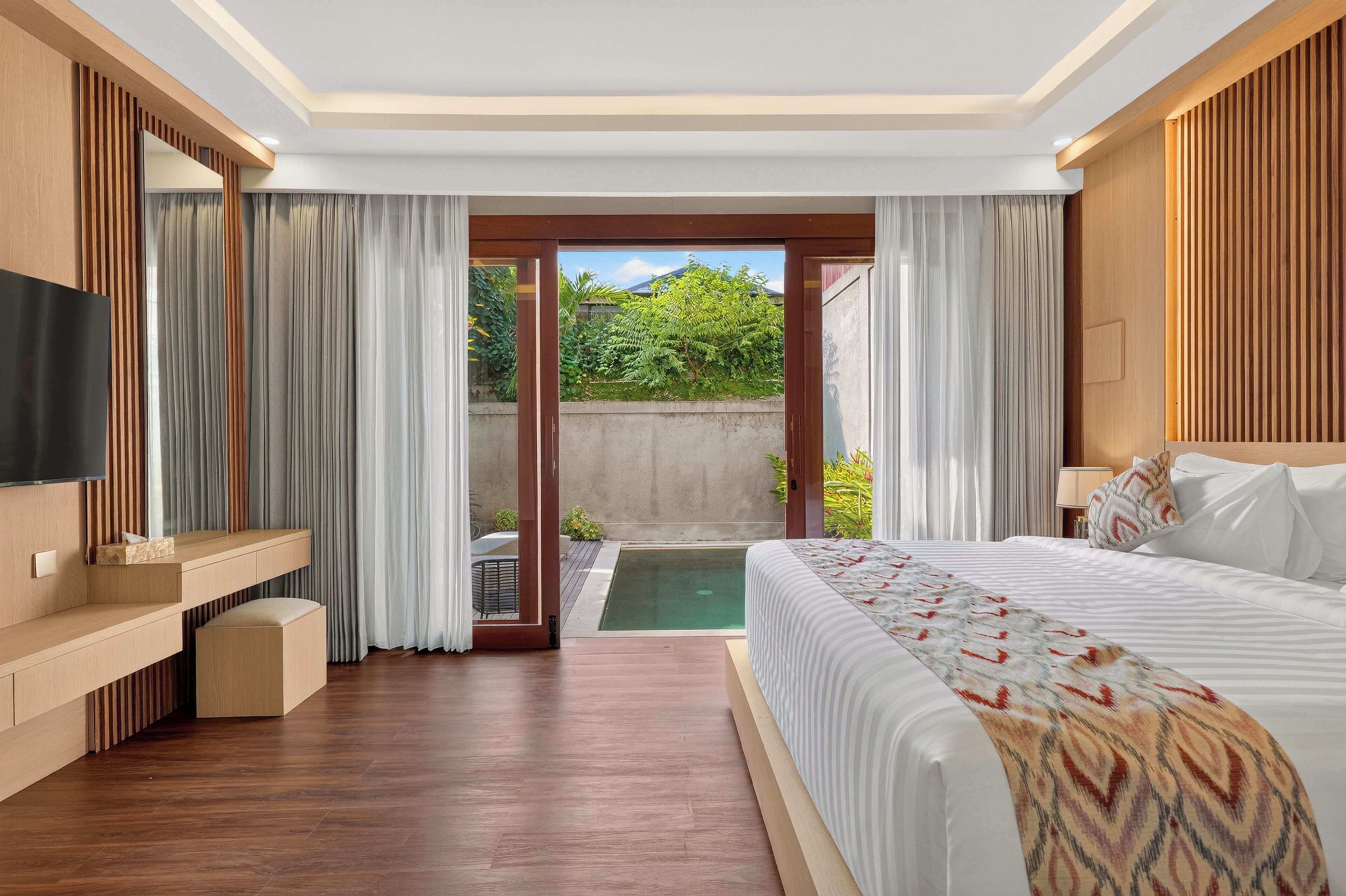 Villa familiar, 3 habitaciones, piscina privada | Escritorio y wifi gratis