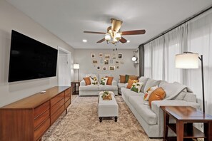 Living area - The Brass Oak, 3BR Home Near Stadiums & Downtown (Kansas City)