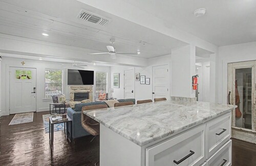 MAGNOLIA TREE BEACH HOUSE