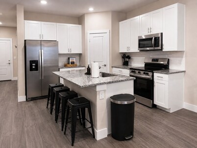 Spacious Luxe Home Near Downtown Dallas/World Cup