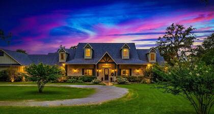 Ranch Retreat with Private Pool, less than an hour to Bryan/College Station, TX