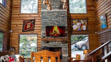 Cabin, 5 Bedrooms, Accessible, Smoking | Living room