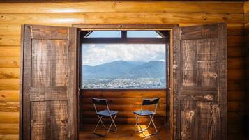Cabin, 5 Bedrooms, Accessible, Smoking | Interior