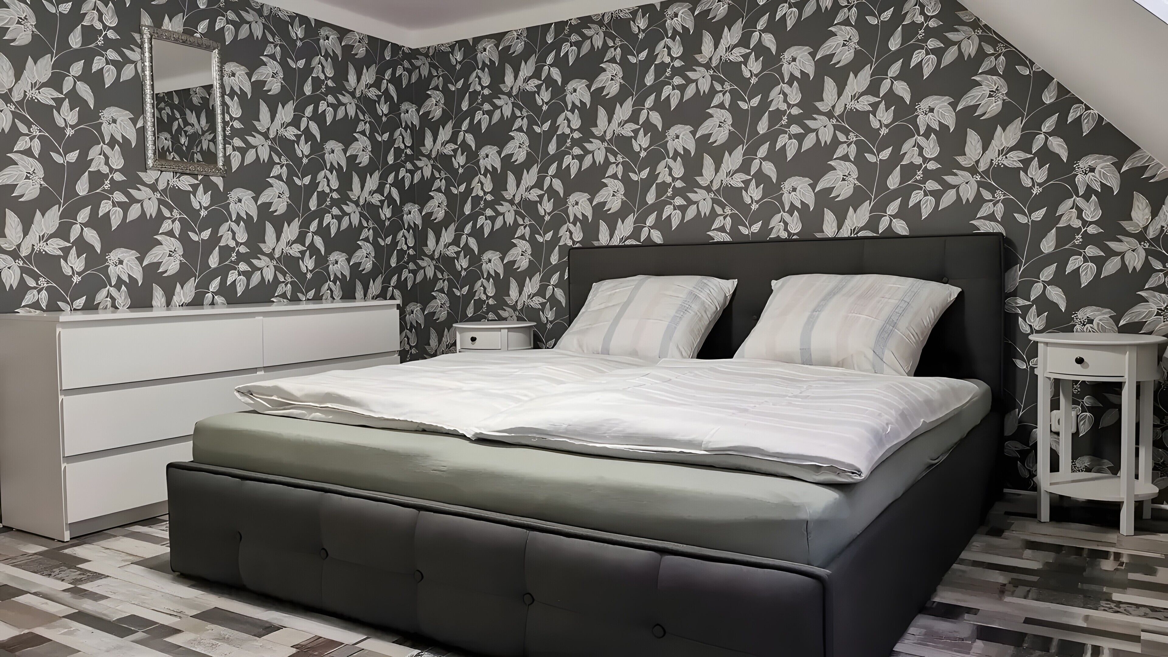 WiFi, bed sheets
