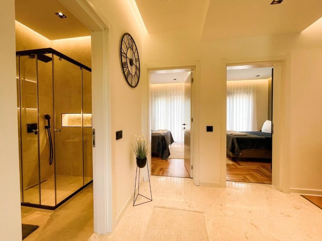 Luxury Villa, Pool View | Soundproofing, WiFi (free)