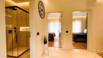 Luxury Villa, Pool View | Soundproofing, WiFi (free)