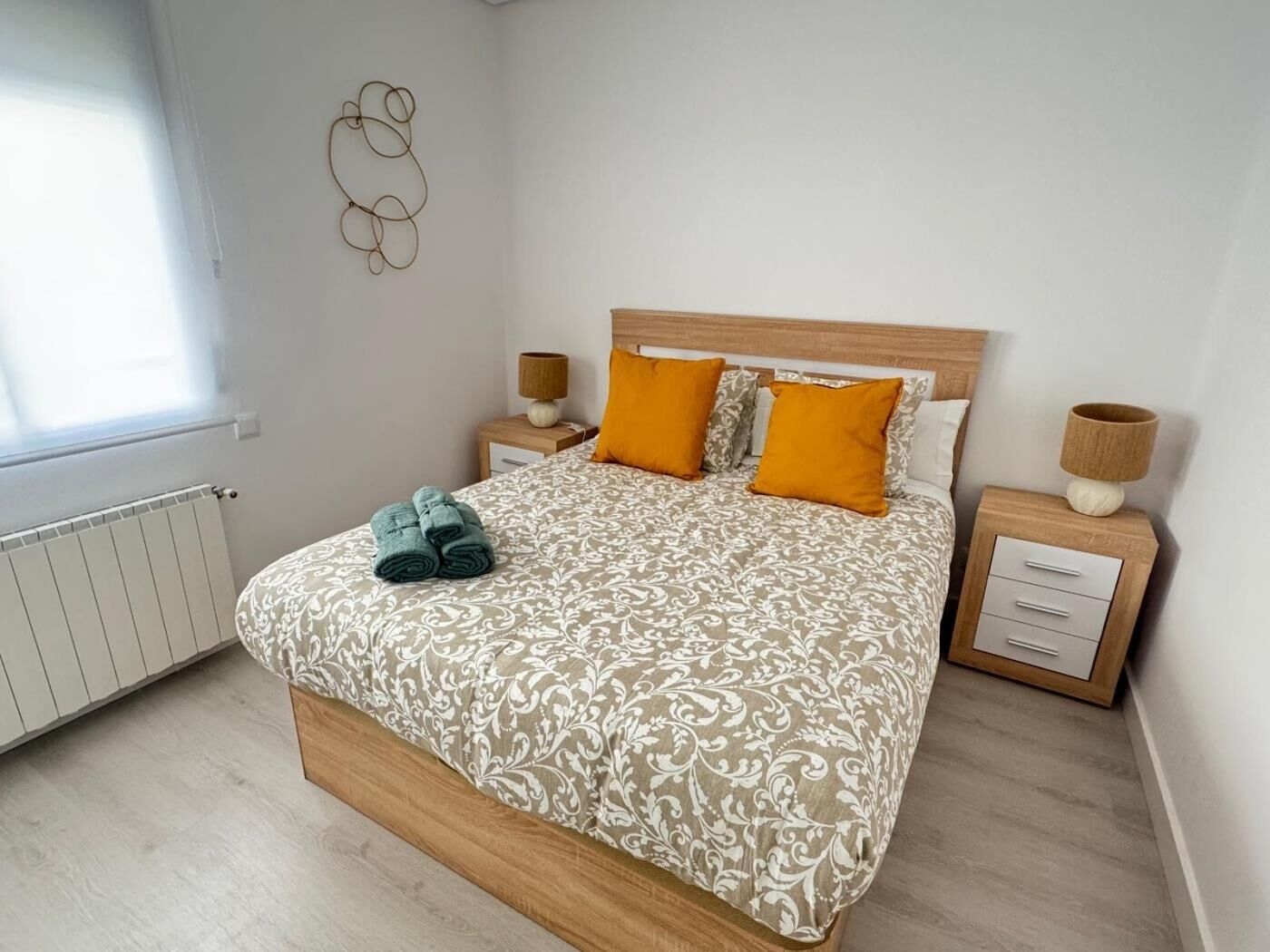 Iron/ironing board, internet, bed sheets
