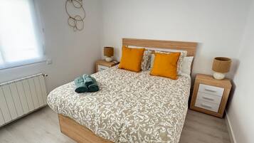 Iron/ironing board, internet, bed sheets