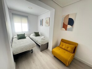 Iron/ironing board, Internet, bed sheets - LA BOUTIQUE DE MARÍA (LOGROÑO)