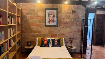 1 dormitorio, tabla de planchar con plancha, Internet y ropa de cama