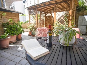 Outdoor dining - Un Jardin en la Ciudad by El Rincon (Logroño)