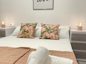 Iron/ironing board, Internet, bed sheets - Apartment La Paz, new, wifi & confort by El Rincon (Logroño)