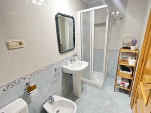 Hair dryer, towels - Pool and Confort by El Rincon (Logroño)