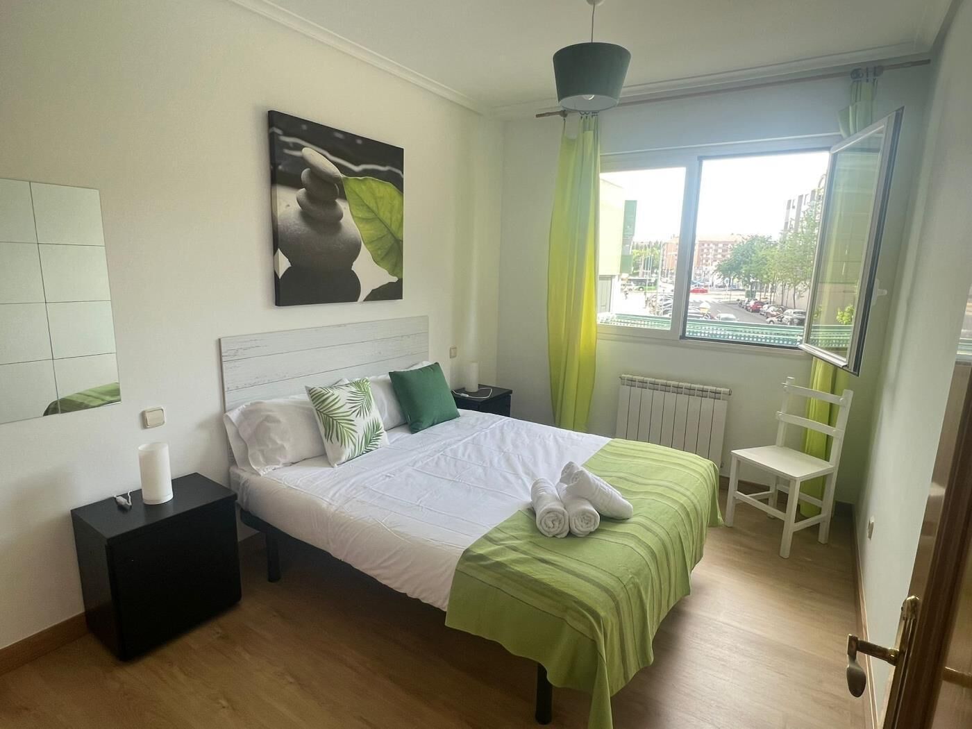 Iron/ironing board, internet, bed sheets