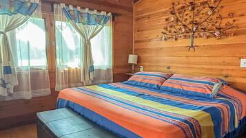1 bedroom, bed sheets