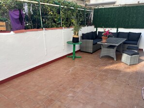 Outdoor dining - La Terraza de Manzanera (Logroño)