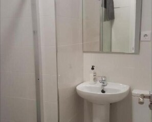 Hair dryer, towels - APARTAMENTOS LOGROÑO CENTRO (LOGROÑO)