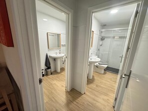 Hair dryer, towels - APARTAMENTOS LOGROÑO CENTRO (LOGROÑO)