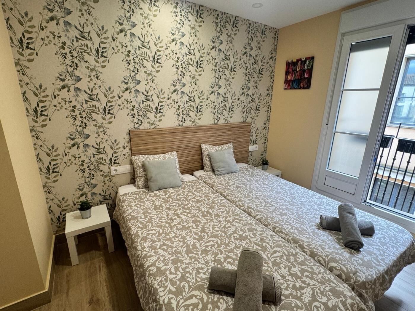 Iron/ironing board, internet, bed sheets