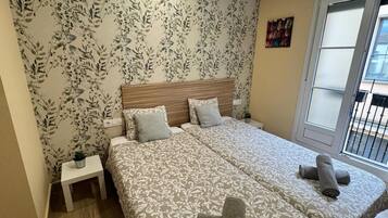 Iron/ironing board, internet, bed sheets