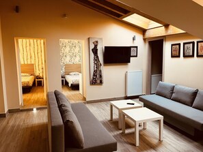 TV - APARTAMENTOS SAN NICOLAS (LOGROÑO)