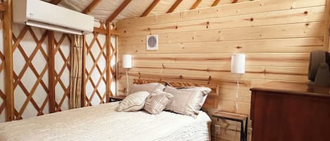 1 bedroom, WiFi (free), bed sheets