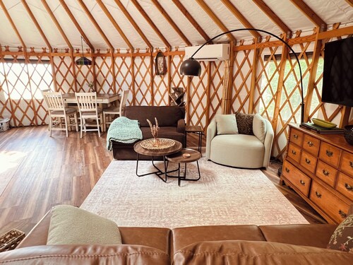 Luxury Yurt Near Fort Smith Hot Tub, Fishing Pond, & Hiking