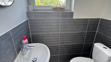 Handtücher, Seife, Toilettenpapier