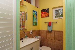 Bathroom - Romantic Hideaway 1-bedroom cottage with AC , a huge deck with an amazing view. (kingshill)