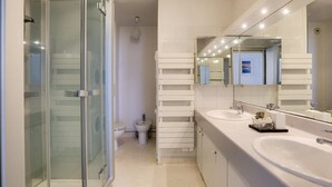 Unclassified image, 2 of 10, button - CAPBRETON with ocean view, apartment for 6 people (CAPBRETON)