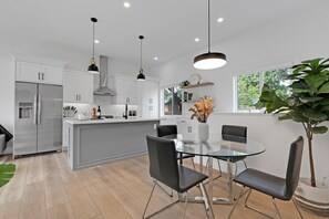 Dining - Chic Bespoke 4BR Home: King Beds&Fully Fenced Bkyd (Clarington)