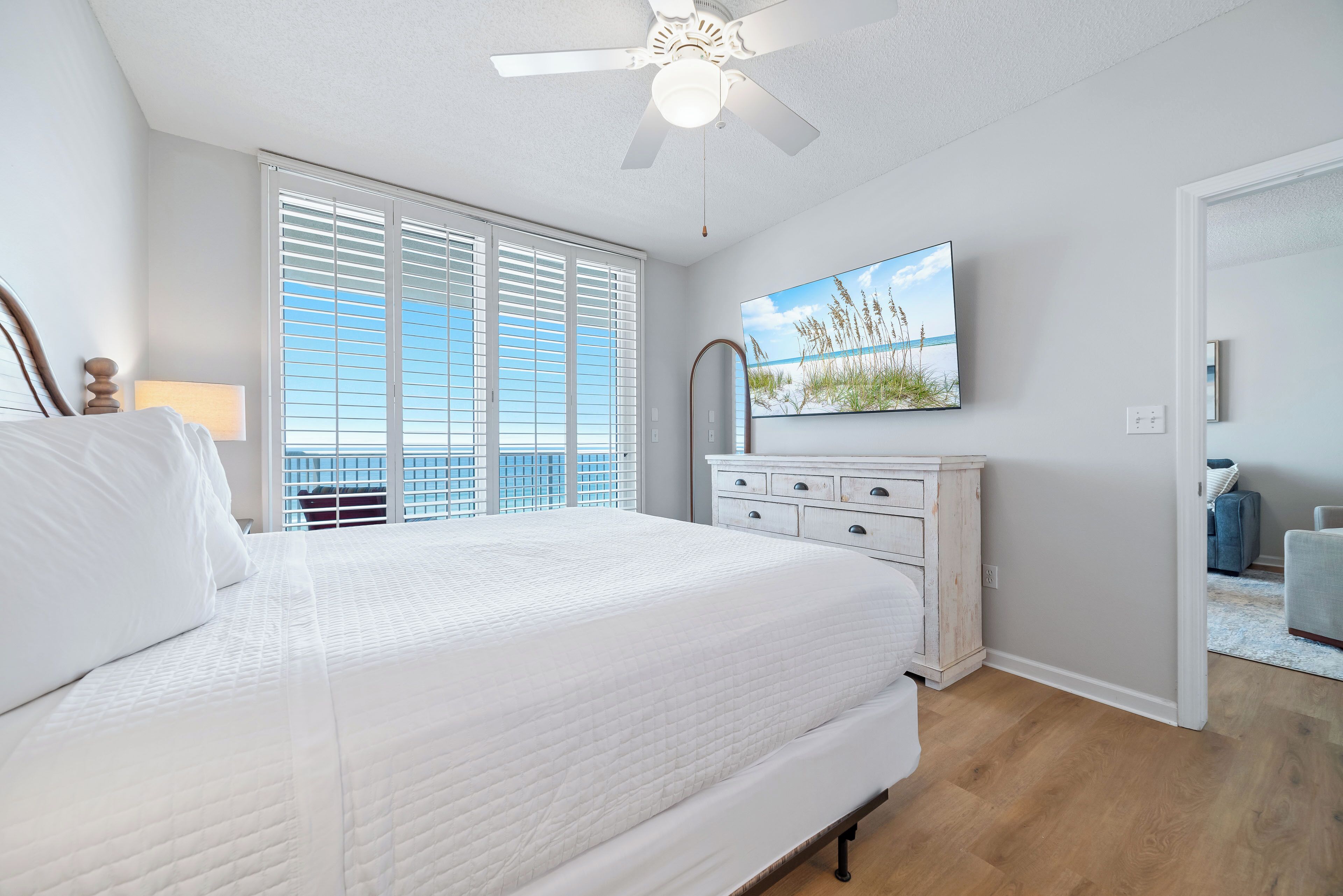 3 bedrooms, iron/ironing board, WiFi (free), bed sheets