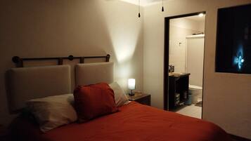 Tabla de planchar con plancha, wifi, ropa de cama
