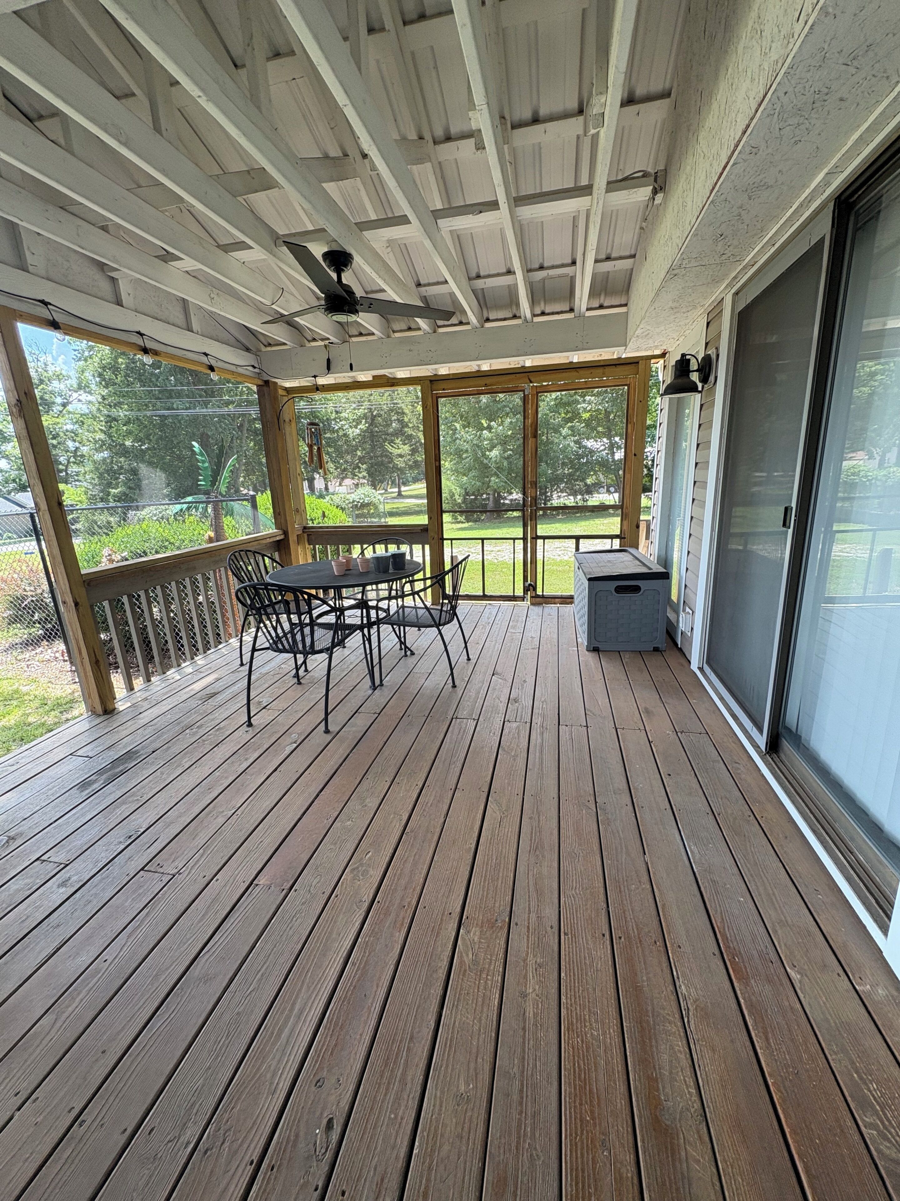 Outdoor dining